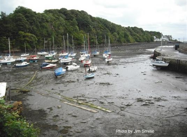 Local yachts in Aberdour
