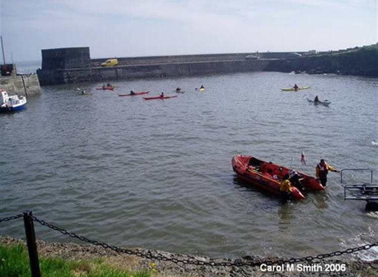 Harbour, tide in